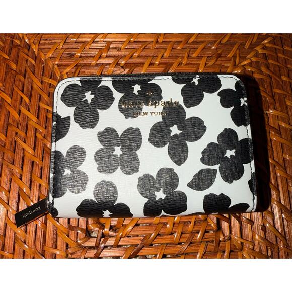 Kate Spade Darcy Graphic Blooms Small Zip Wallet Floral Black White NWT $139 - Picture 6 of 9